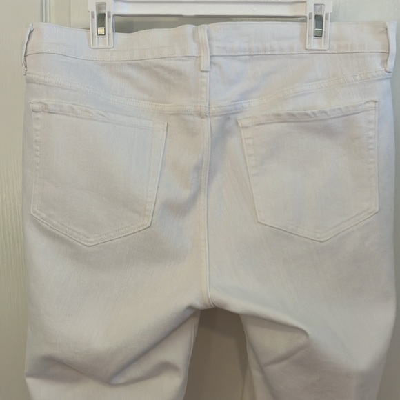 Size *** 18 Tall*** Old Navy rockstar stretch cropped jeans - Picture 4 of 7